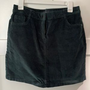 Dorothy Perkins dark green corduroy skirt, size US 8. NWT